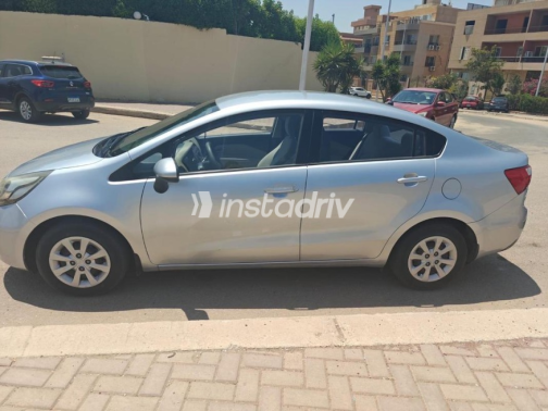 Kia Rio 2015 Silver Automatic Used for Sale in Sheikh Zayed City - 3