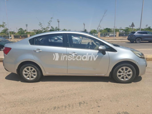 Kia Rio 2015 Silver Automatic Used for Sale in Sheikh Zayed City - 4