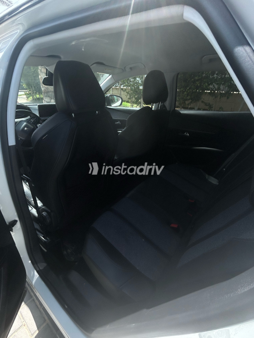 Peugeot 3008 2020 White Automatic Used for Sale in Cairo - 2
