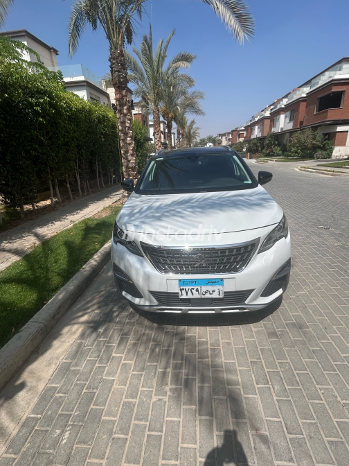 Peugeot 3008 2020 White Automatic Used for Sale in Cairo - 6