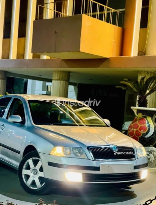 سكودا اوكتافيا A5 2005 فضي يدوي مستعملة للبيع في الإسكندرية - 3