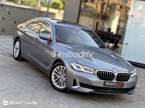 بي ام دبليو 520 2023 رمادي أوتوماتيك مستعملة للبيع في مدينة الشيخ زايد - 3