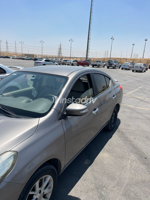 Nissan Sunny 2019 Gray Automatic Used for Sale in Cairo - 3