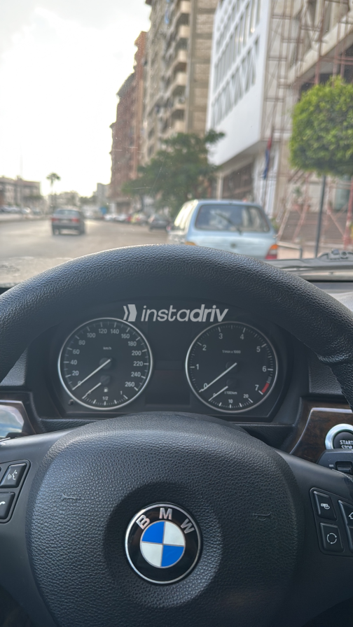 بي ام دبليو 320 2009 أبيض أوتوماتيك مستعملة للبيع في دمياط - 6