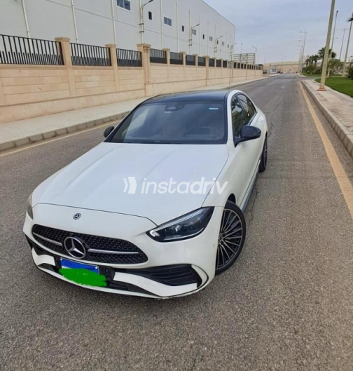 مرسيدس C 200 AMG 2022 أبيض أوتوماتيك مستعملة للبيع في 6 أكتوبر - 4