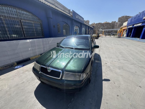 سكودا اوكتافيا A4 2001 أخضر غامق يدوي مستعملة للبيع في مدينة نصر - 2