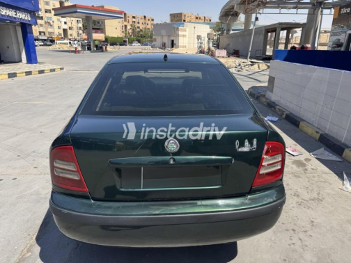 سكودا اوكتافيا A4 2001 أخضر غامق يدوي مستعملة للبيع في مدينة نصر - 5