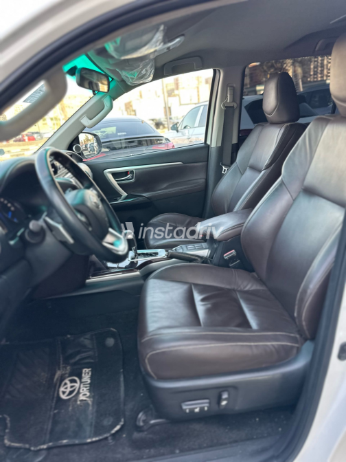 Toyota Fortuner 2019 White Automatic Used for Sale in Nasr city - 5