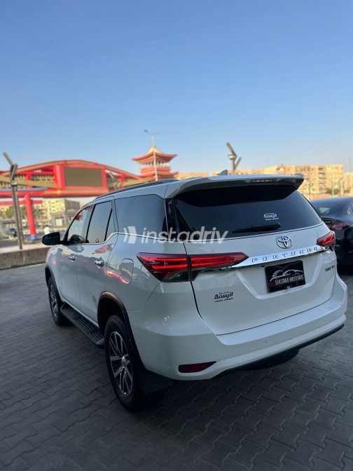 Toyota Fortuner 2019 White Automatic Used for Sale in Nasr city - 7