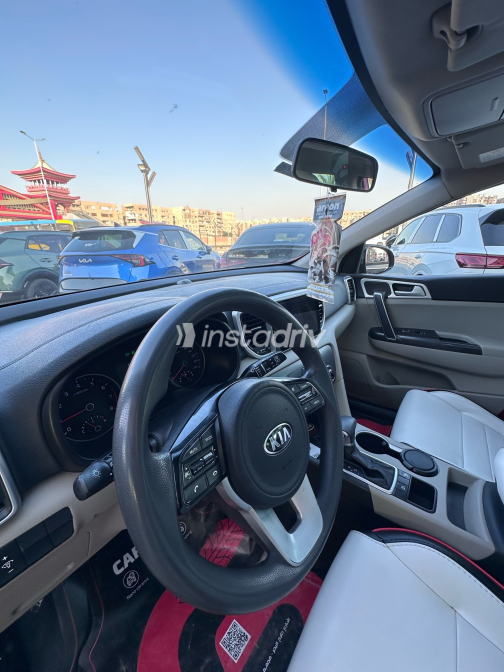 Kia Sportage 2019 White Automatic Used for Sale in Nasr city - 3