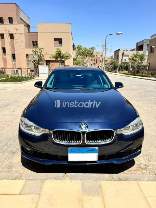 بي ام دبليو 318 2018 أبيض أوتوماتيك مستعملة للبيع في القاهرة - 5
