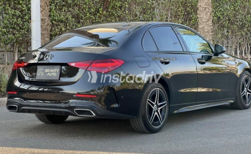 Mercedes C 200 2022 Black Automatic Used for Sale in Sheikh Zayed City - 2