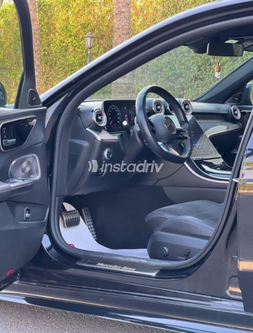 Mercedes C 200 2022 Black Automatic Used for Sale in Sheikh Zayed City - 5