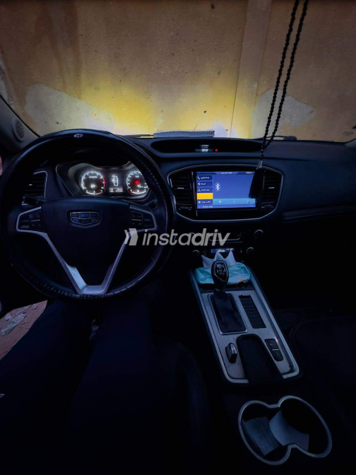جيلي X7 2019 أسود أوتوماتيك مستعملة للبيع في القاهرة الكبرى ( القاهرة - الجيزة) - 7