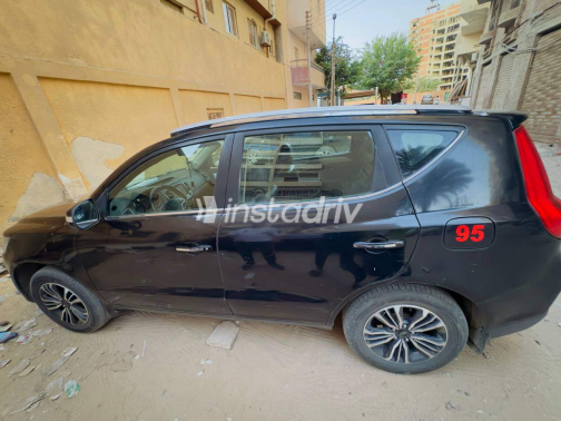 جيلي X7 2019 أسود أوتوماتيك مستعملة للبيع في القاهرة الكبرى ( القاهرة - الجيزة) - 8