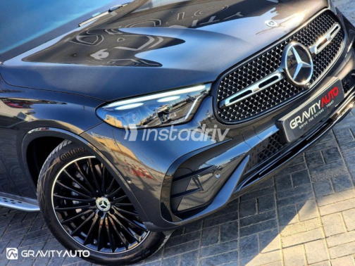 مرسيدس GLC 300 2025 أسود أوتوماتيك مستعملة للبيع في مدينة الشيخ زايد - 2