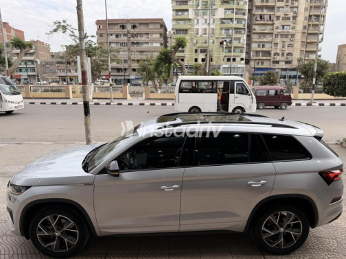 سكودا كاروك 2023 فضي أوتوماتيك مستعملة للبيع في القاهرة - 5