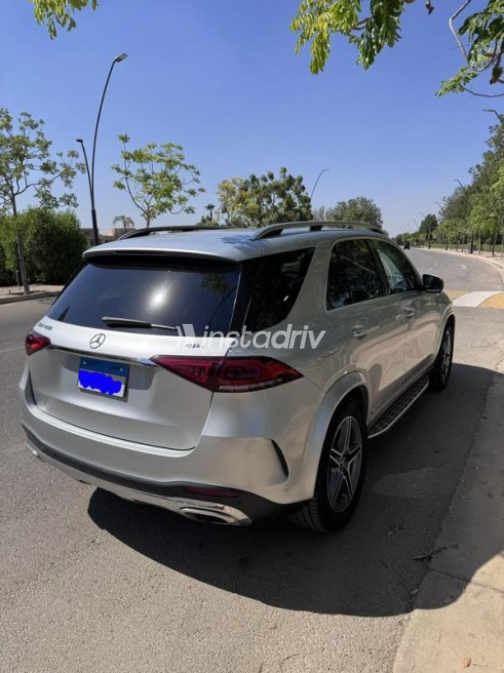 مرسيدس جي ال اي 450 2021 فضي أوتوماتيك مستعملة للبيع في مدينة الشيخ زايد - 4