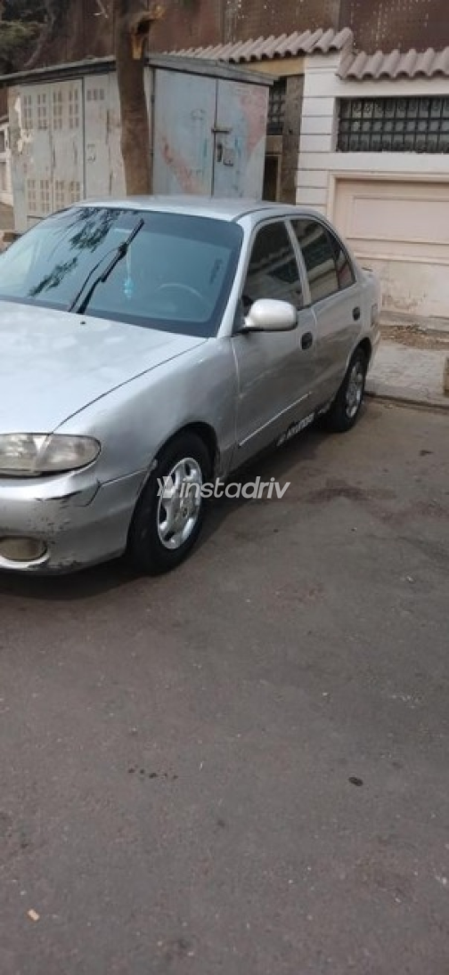 هيونداي اكسنت 2001 فضي يدوي مستعملة للبيع في الجيزة - 3