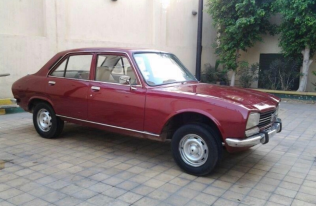 بيجو 504 1979 أحمر يدوي مستعملة للبيع في الجيزة