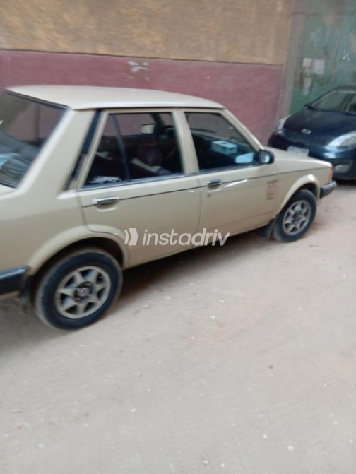 مازدا 323 1981 بيج يدوي مستعملة للبيع في القاهرة - 3