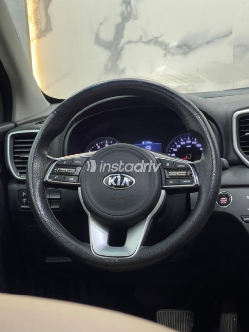 Kia Sportage 2022 Dark Red Automatic Used for Sale in Greater Cairo ( Cairo + Giza) - 4