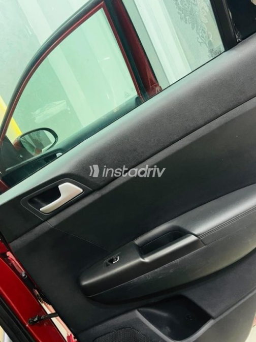 Kia Sportage 2022 Dark Red Automatic Used for Sale in Greater Cairo ( Cairo + Giza) - 7