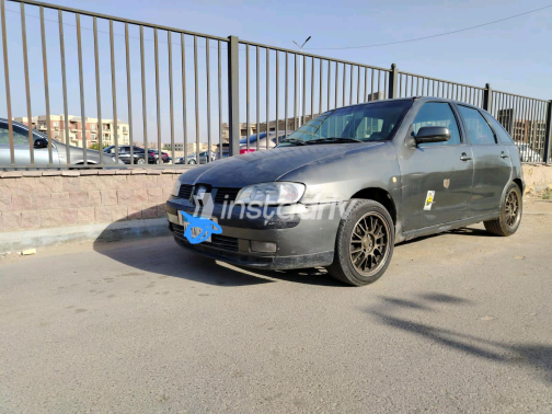 سيات ابيزا 2002 رمادي يدوي مستعملة للبيع في شيراتون - 1