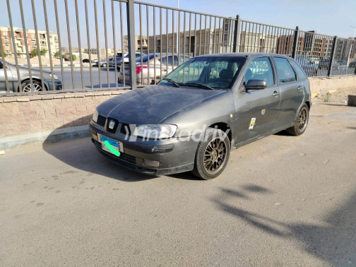 سيات ابيزا 2002 رمادي يدوي مستعملة للبيع في شيراتون - 5