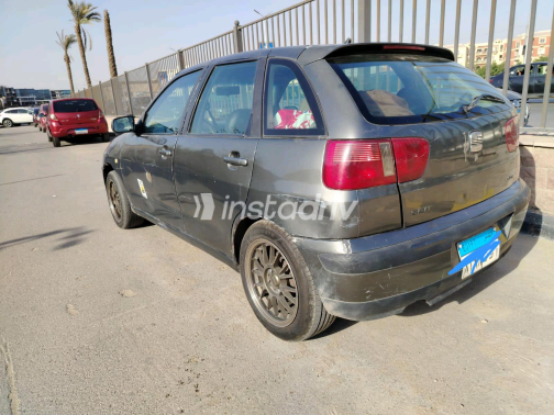 سيات ابيزا 2002 رمادي يدوي مستعملة للبيع في شيراتون - 6