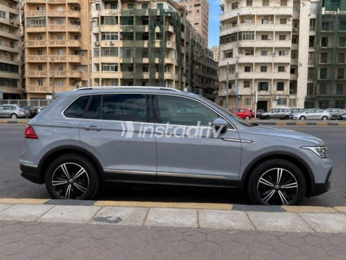 فولكس فاغن تيجون 2021 رمادي أوتوماتيك مستعملة للبيع في الإسكندرية - 2
