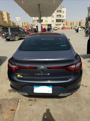 رينو ميجان 2022 رمادي أوتوماتيك مستعملة للبيع في الجيزة