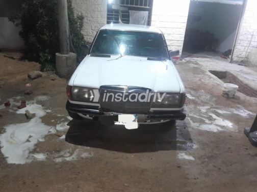 Mercedes 200 1978 White Manual Used for Sale in Giza - 2
