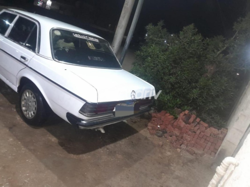 Mercedes 200 1978 White Manual Used for Sale in Giza - 4