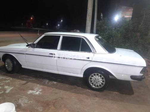 Mercedes 200 1978 White Manual Used for Sale in Giza - 5