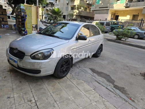 Hyundai Accent 2011 Silver Manual Used for Sale in Cairo - 1
