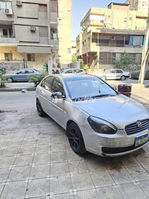 Hyundai Accent 2011 Silver Manual Used for Sale in Cairo - 2