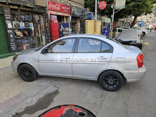 Hyundai Accent 2011 Silver Manual Used for Sale in Cairo - 3