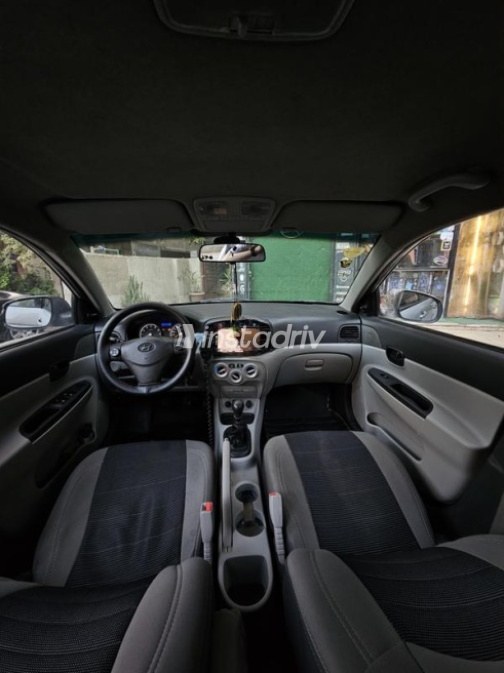 Hyundai Accent 2011 Silver Manual Used for Sale in Cairo - 8