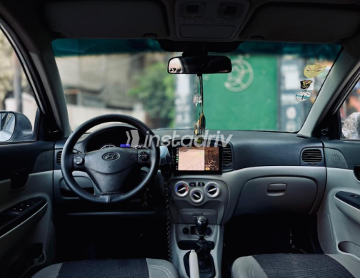 Hyundai Accent 2011 Silver Manual Used for Sale in Cairo - 9