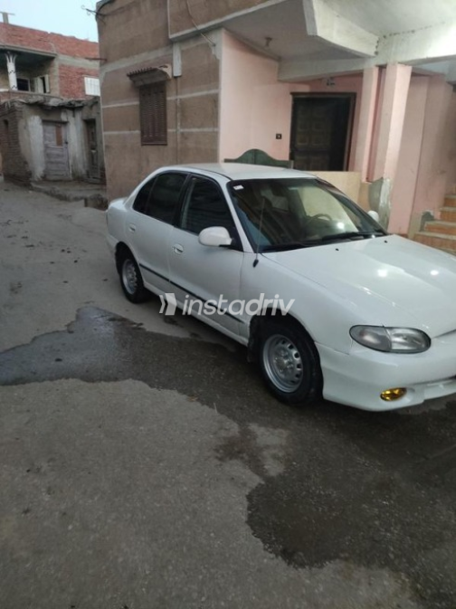 Hyundai Accent 1999 White Manual Used for Sale in 10th of Ramadan - 3