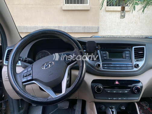 Hyundai Tucson 2018 Bronze Automatic Used for Sale in Giza - 2