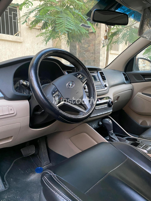 Hyundai Tucson 2018 Bronze Automatic Used for Sale in Giza - 6