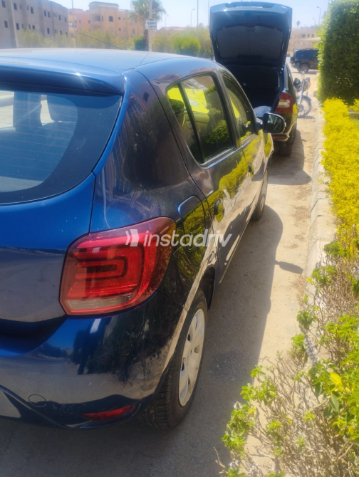 رينو سانديرو 2019 أزرق أوتوماتيك مستعملة للبيع في الجيزة - 2