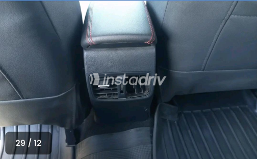 تويوتا كورولا 2022 أحمر CVT مستعملة للبيع في القاهرة - 4