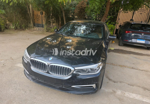 بي ام دبليو 520 2019 أسود أوتوماتيك مستعملة للبيع في الإسكندرية - 3