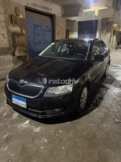 سكودا اوكتافيا A7 2017 أسود أوتوماتيك مستعملة للبيع في القاهرة - 1