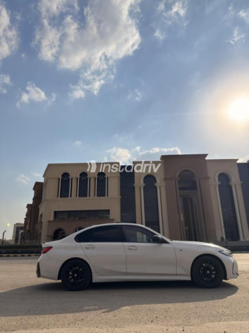 بي ام دبليو 330 2024 أبيض أوتوماتيك مستعملة للبيع في القاهرة - 4
