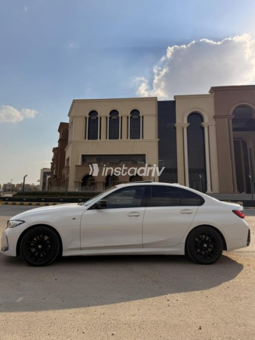 بي ام دبليو 330 2024 أبيض أوتوماتيك مستعملة للبيع في القاهرة - 5