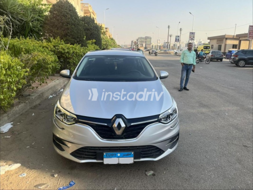 رينو ميجان 2022 أبيض أوتوماتيك مستعملة للبيع في القاهرة الكبرى ( القاهرة - الجيزة) - 3